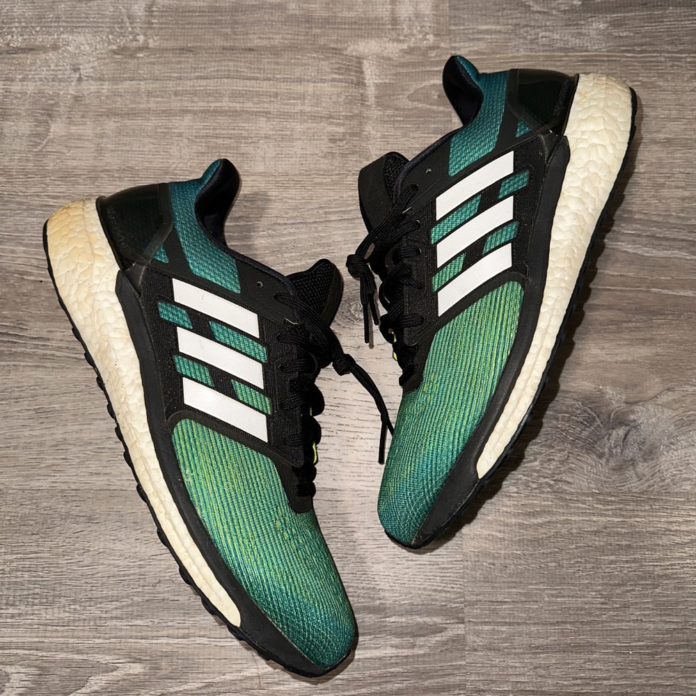 Men’s Adidas boost SZ 11